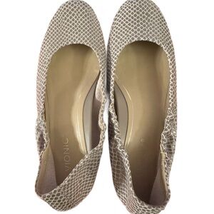 Vionic Flats Snake Print Size 7.5